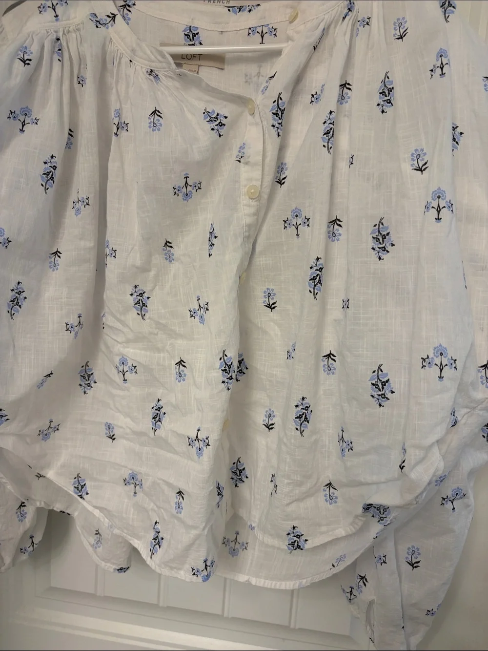 White Floral Peasant Blouse - Lightweight Women's Balloon sleeve Top size medium